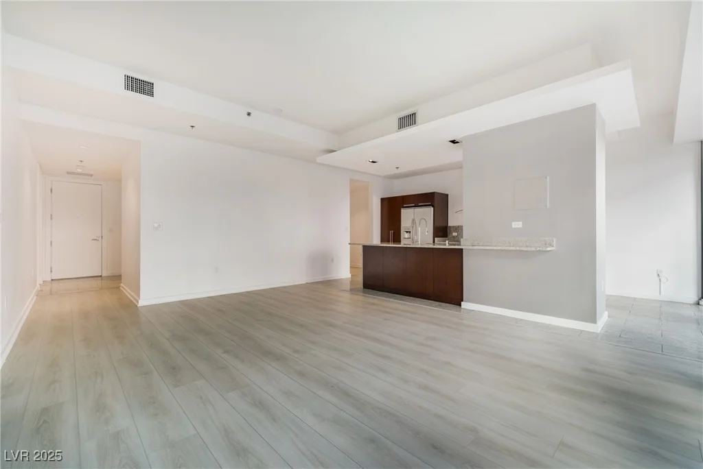 4471 Dean Martin, Las Vegas, NV 89103