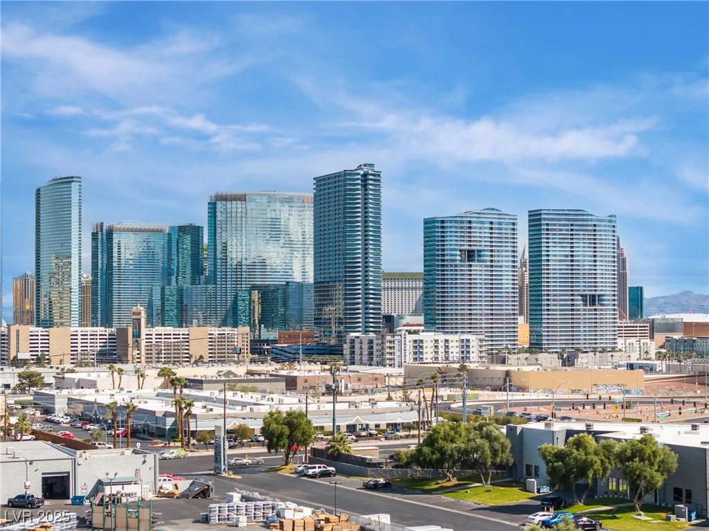 4471 Dean Martin, Las Vegas, NV 89103