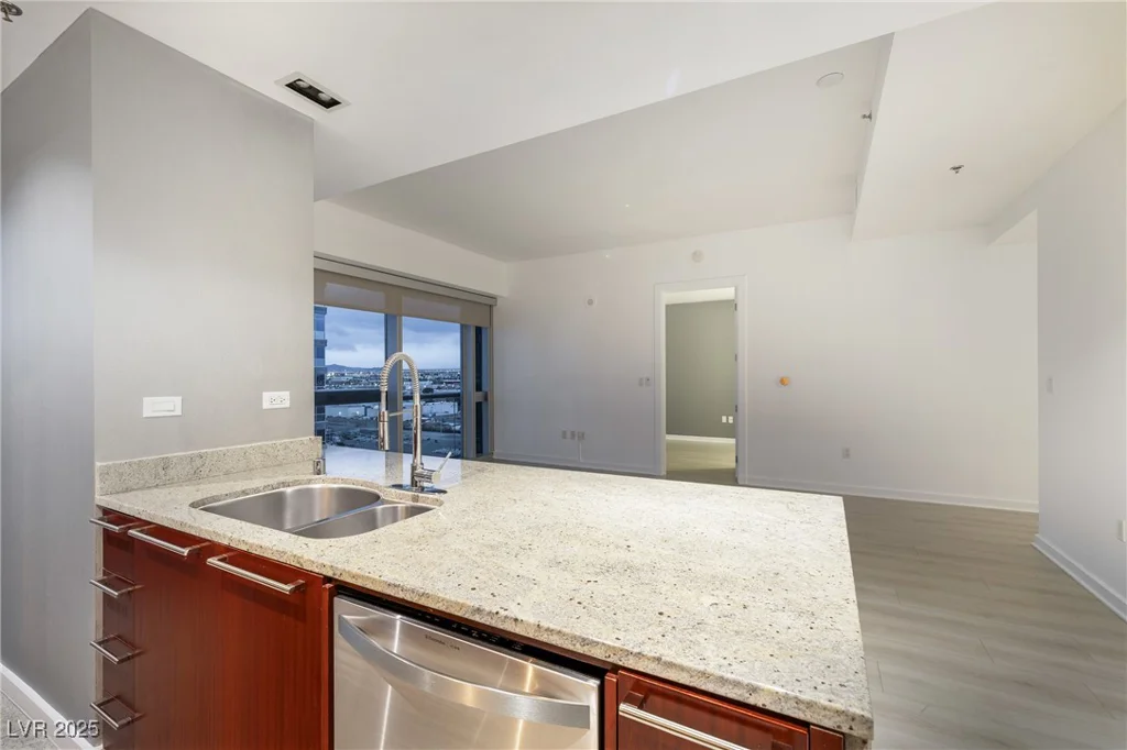 4471 Dean Martin, Las Vegas, NV 89103