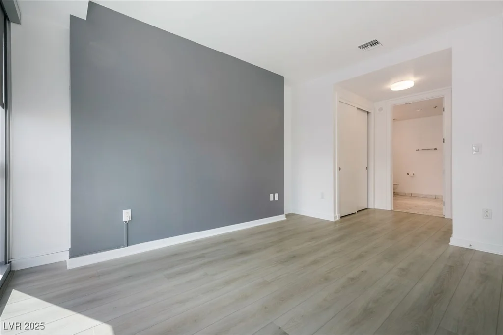4471 Dean Martin, Las Vegas, NV 89103