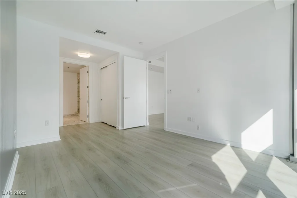 4471 Dean Martin, Las Vegas, NV 89103