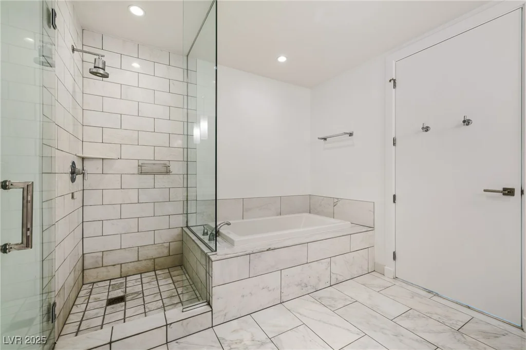 4471 Dean Martin, Las Vegas, NV 89103