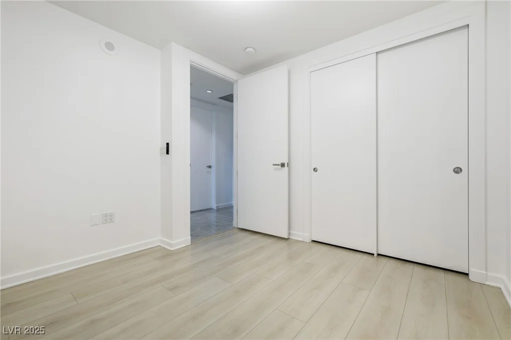 4471 Dean Martin, Las Vegas, NV 89103