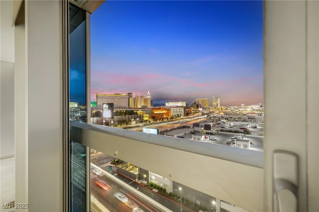 4471 Dean Martin, Las Vegas, NV 89103