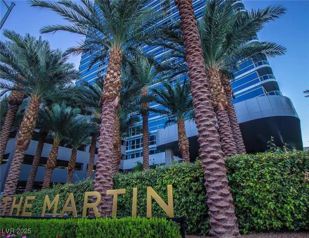 4471 Dean Martin, Las Vegas, NV 89103