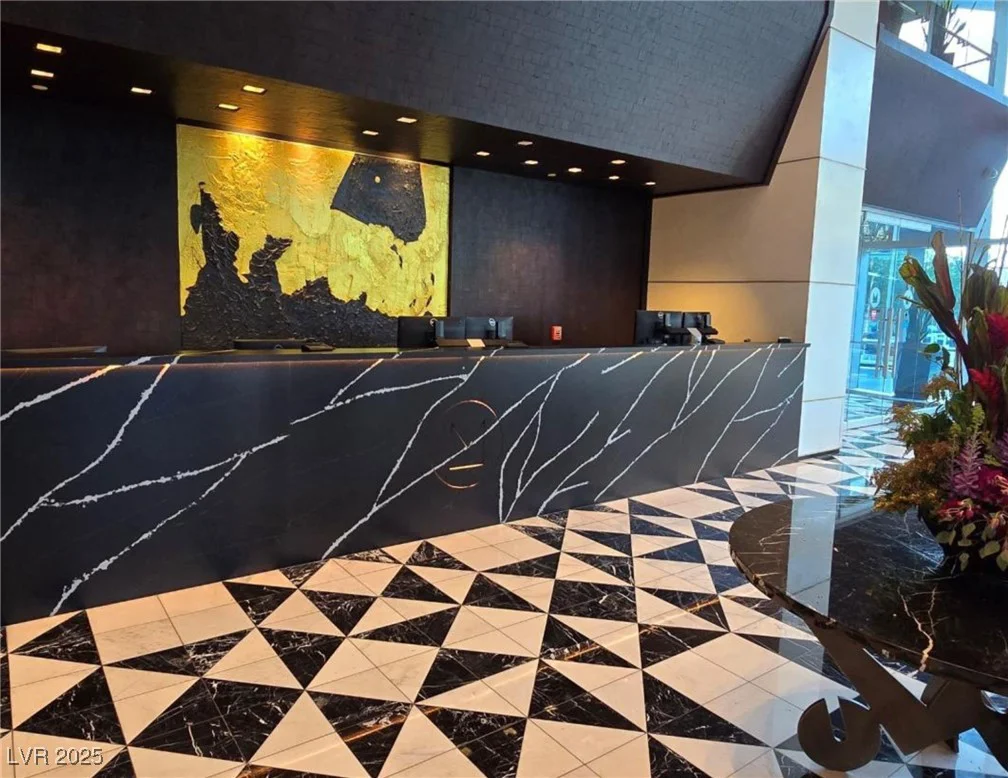 4471 Dean Martin, Las Vegas, NV 89103