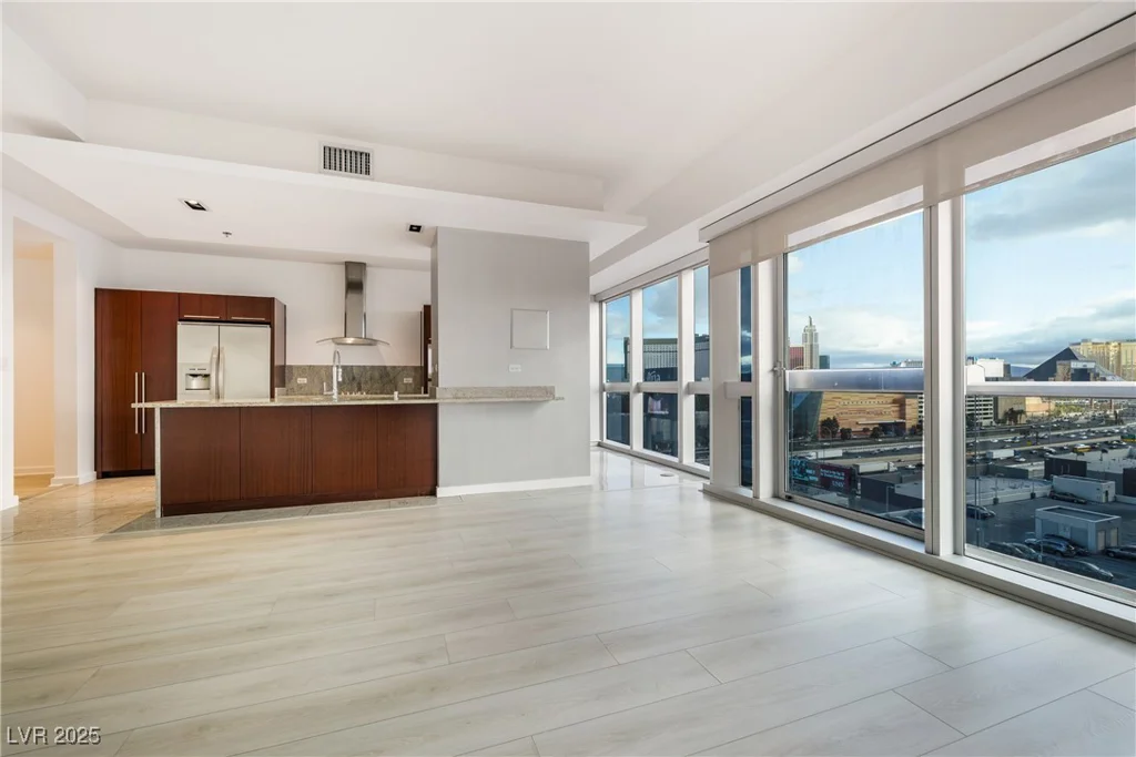 4471 Dean Martin, Las Vegas, NV 89103