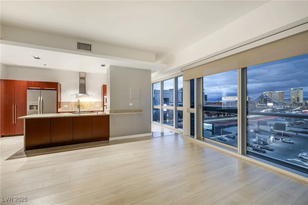 4471 Dean Martin, Las Vegas, NV 89103