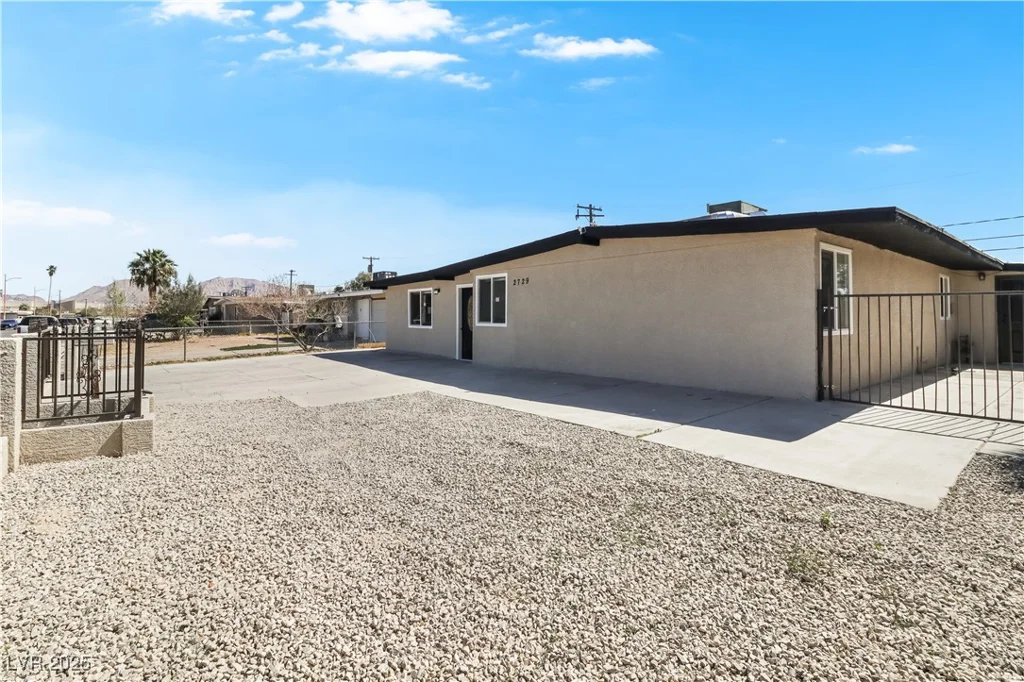 2729 Flower, North Las Vegas, NV 89030