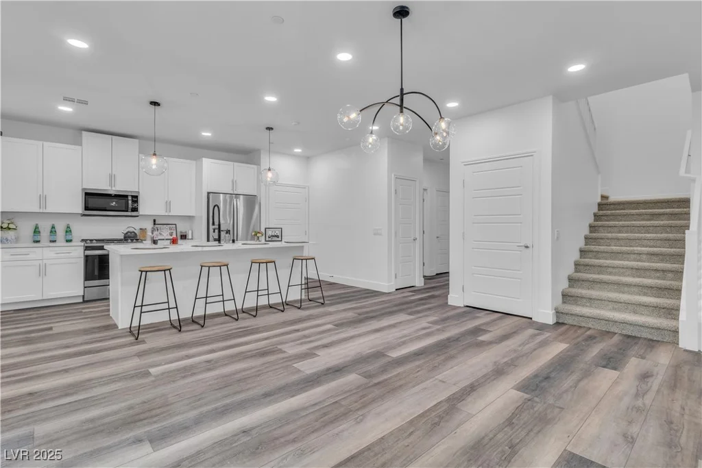 600 Carriage Hill, Las Vegas, NV 89138