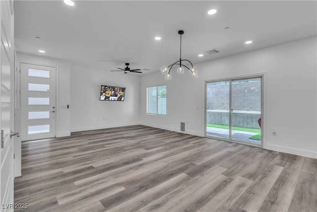 600 Carriage Hill, Las Vegas, NV 89138