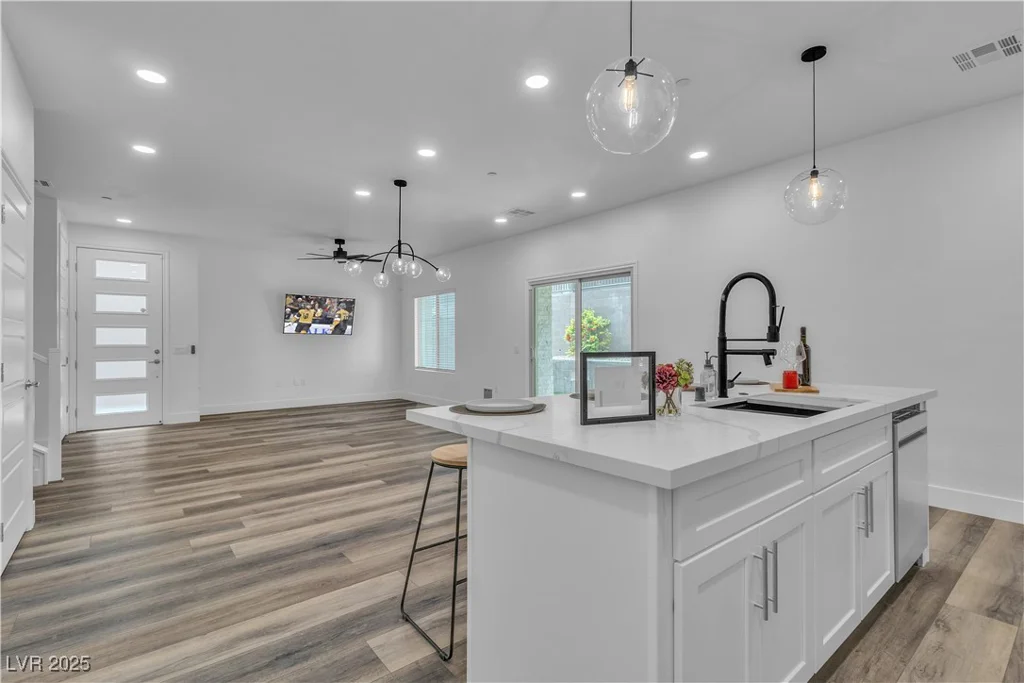 600 Carriage Hill, Las Vegas, NV 89138