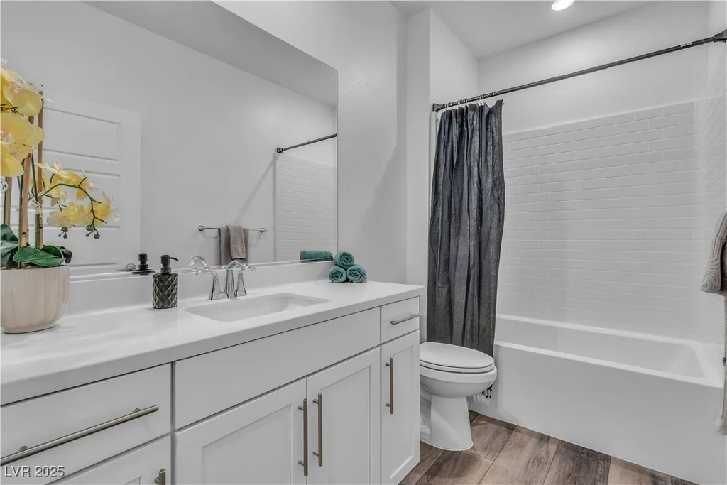 600 Carriage Hill, Las Vegas, NV 89138