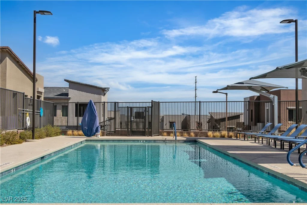 600 Carriage Hill, Las Vegas, NV 89138