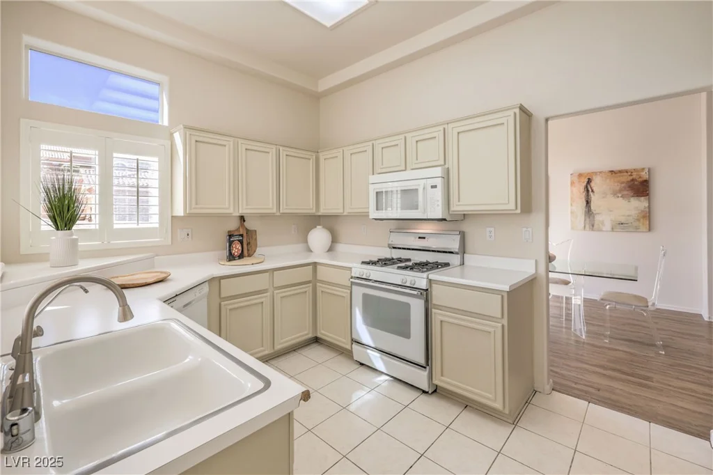 10057 Bundella, Las Vegas, NV 89134