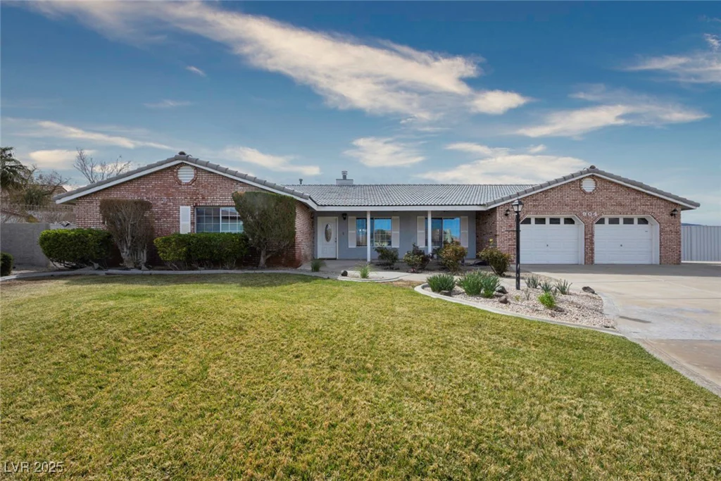 904 Hibiscus, Henderson, NV 89011