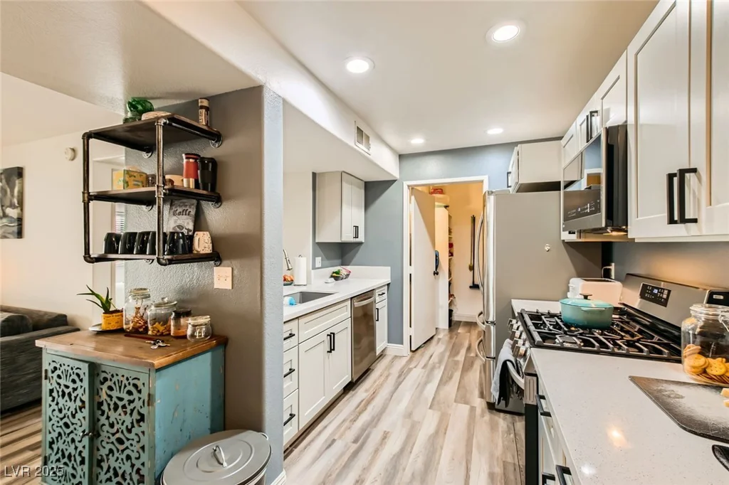 950 Seven Hills, Henderson, NV 89052