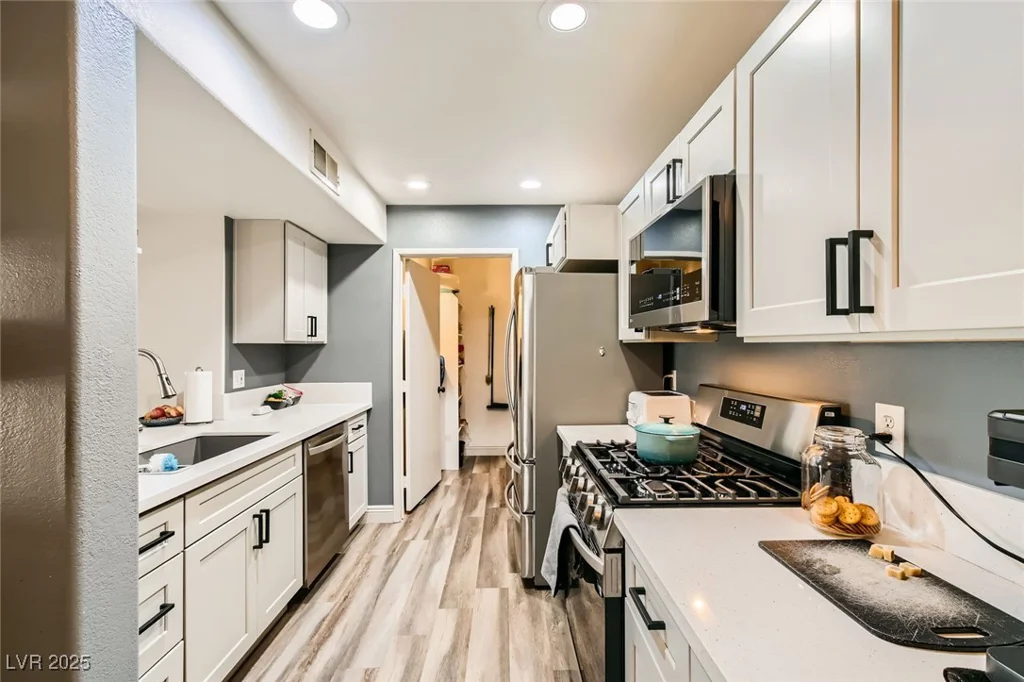 950 Seven Hills, Henderson, NV 89052