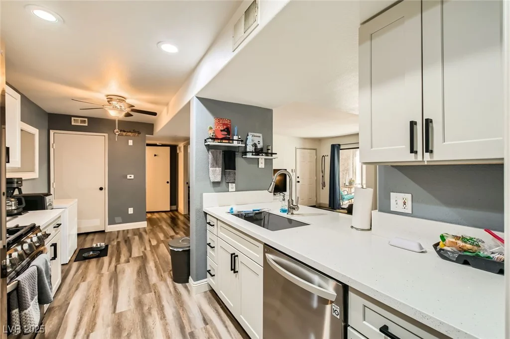 950 Seven Hills, Henderson, NV 89052