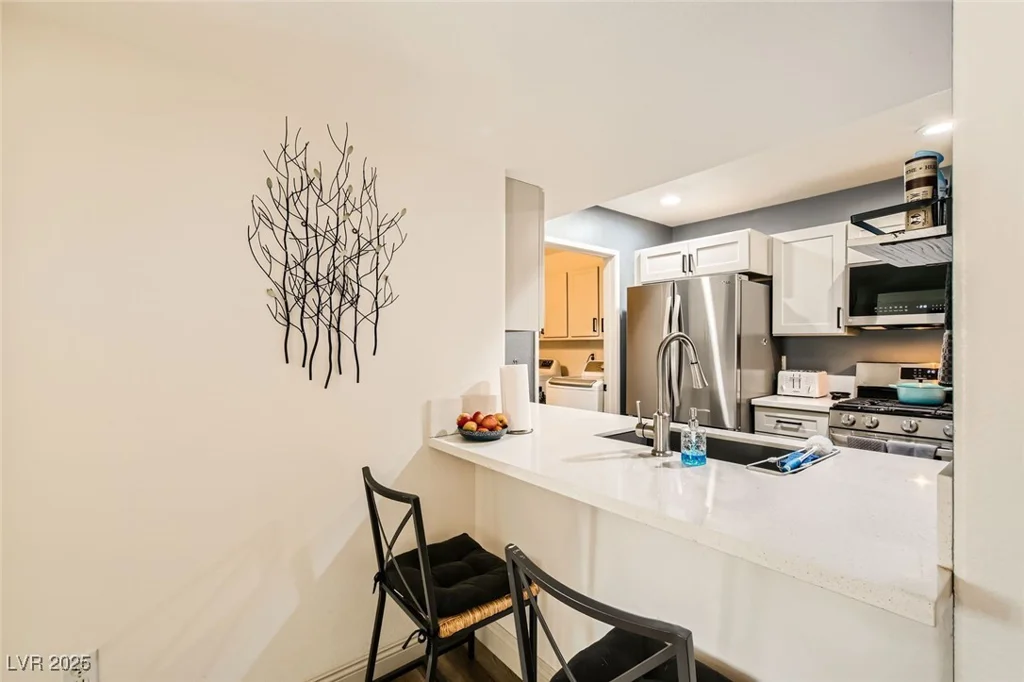 950 Seven Hills, Henderson, NV 89052