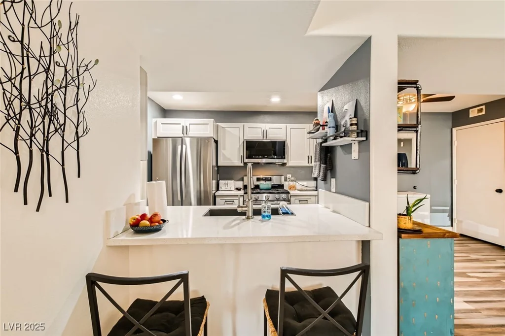 950 Seven Hills, Henderson, NV 89052