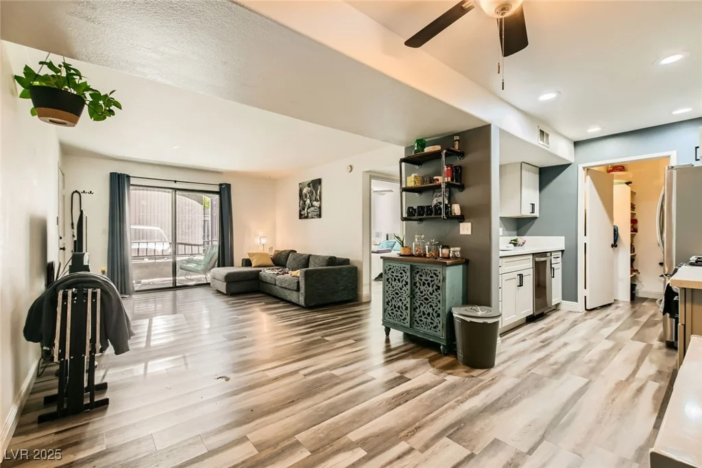 950 Seven Hills, Henderson, NV 89052