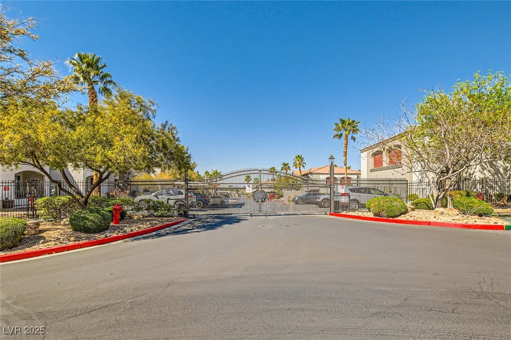 950 Seven Hills, Henderson, NV 89052