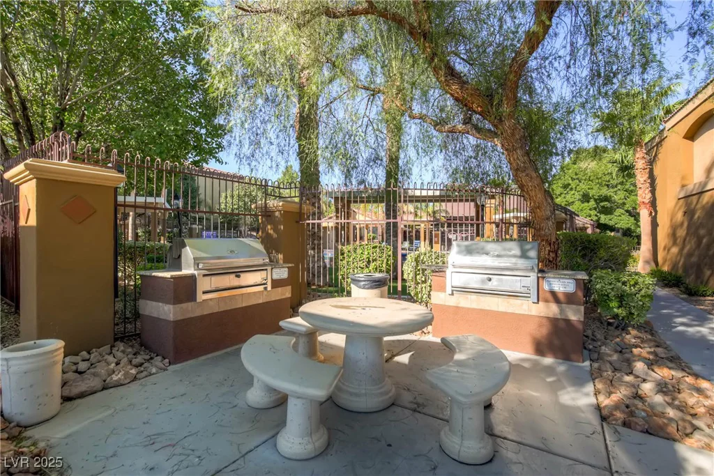 950 Seven Hills, Henderson, NV 89052