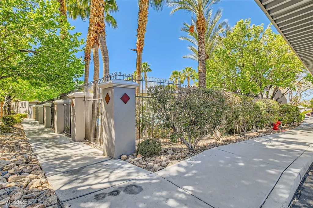 950 Seven Hills, Henderson, NV 89052