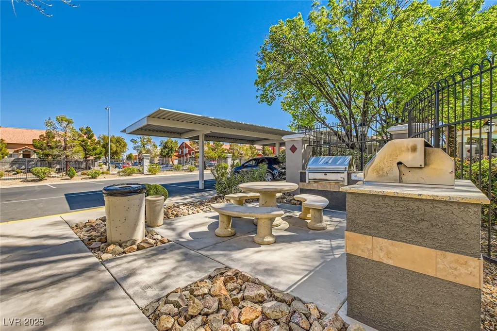 950 Seven Hills, Henderson, NV 89052