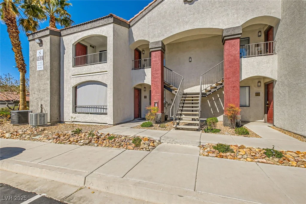 950 Seven Hills, Henderson, NV 89052