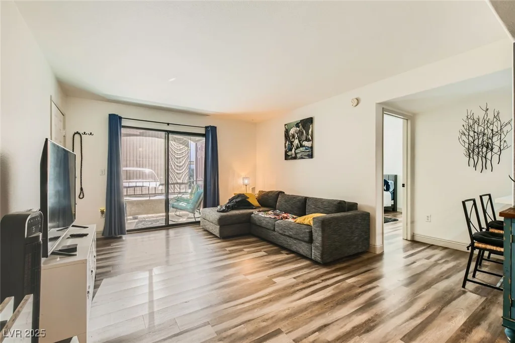 950 Seven Hills, Henderson, NV 89052
