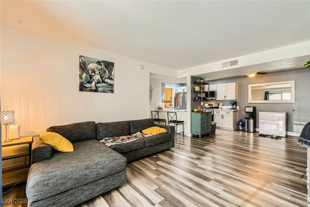 950 Seven Hills, Henderson, NV 89052