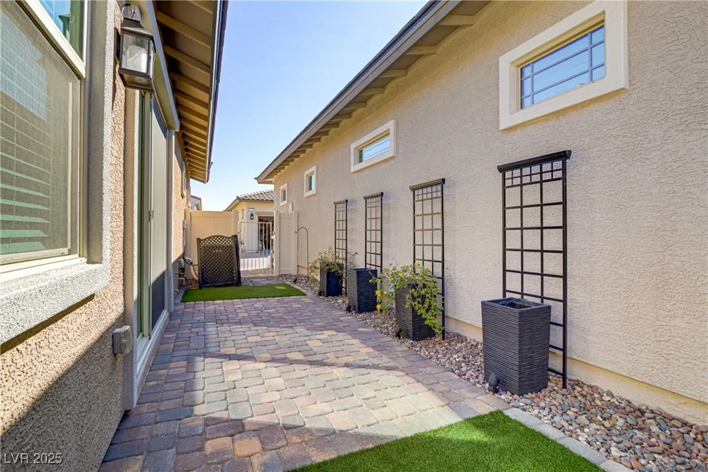 783 Hibiscuss Blossom, Henderson, NV 89011