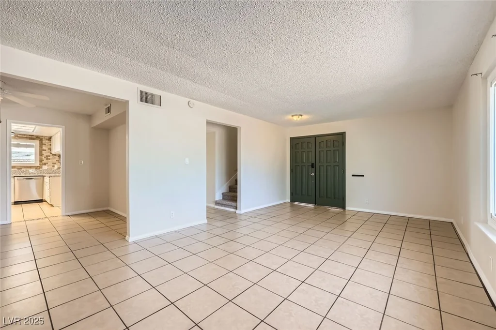 3577 Wayne, Las Vegas, NV 89121