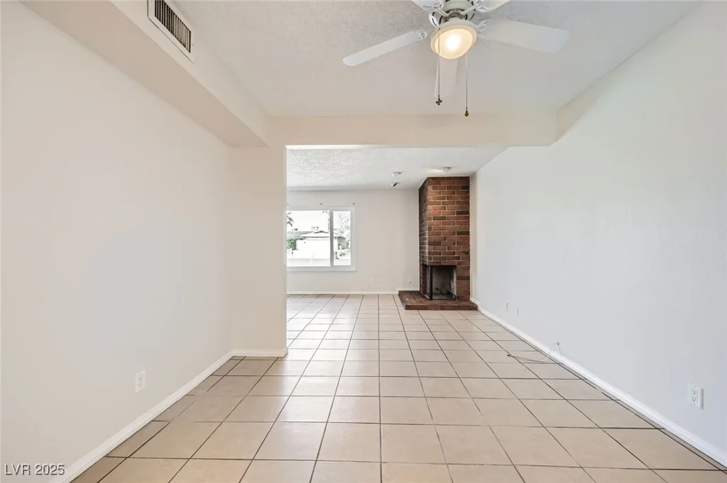 3577 Wayne, Las Vegas, NV 89121