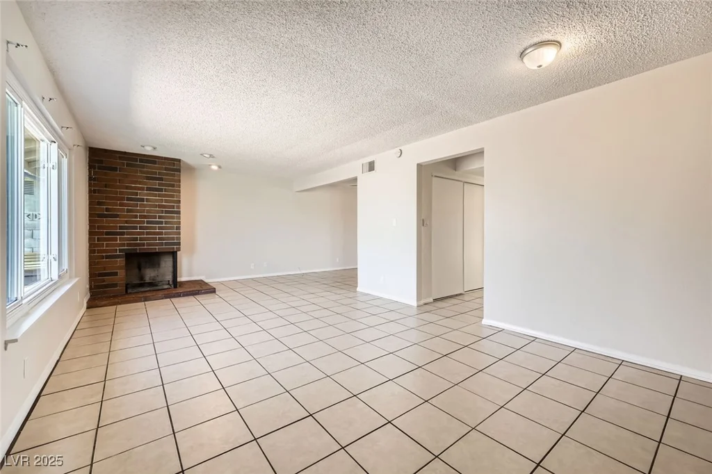 3577 Wayne, Las Vegas, NV 89121