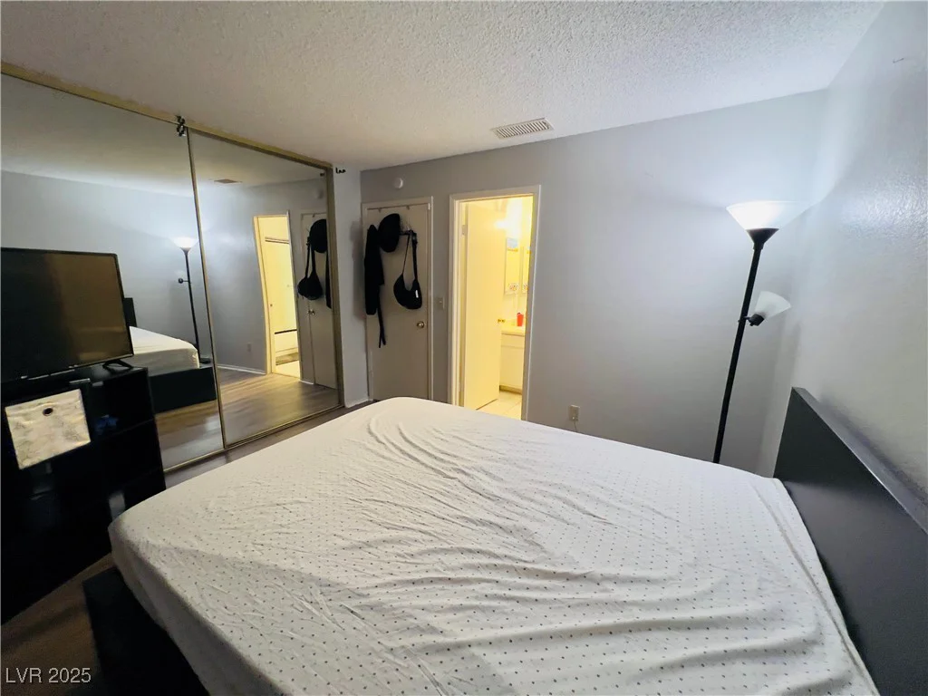 6750 Del Rey, Las Vegas, NV 89146