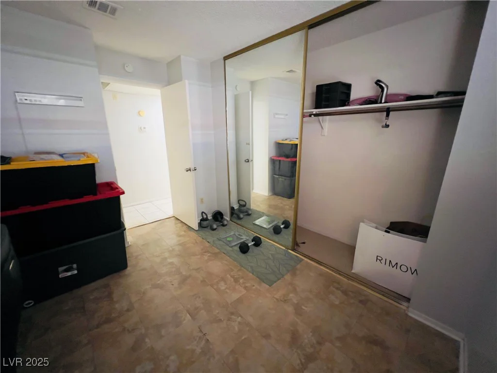 6750 Del Rey, Las Vegas, NV 89146
