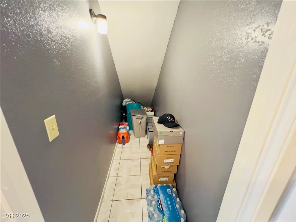 6750 Del Rey, Las Vegas, NV 89146