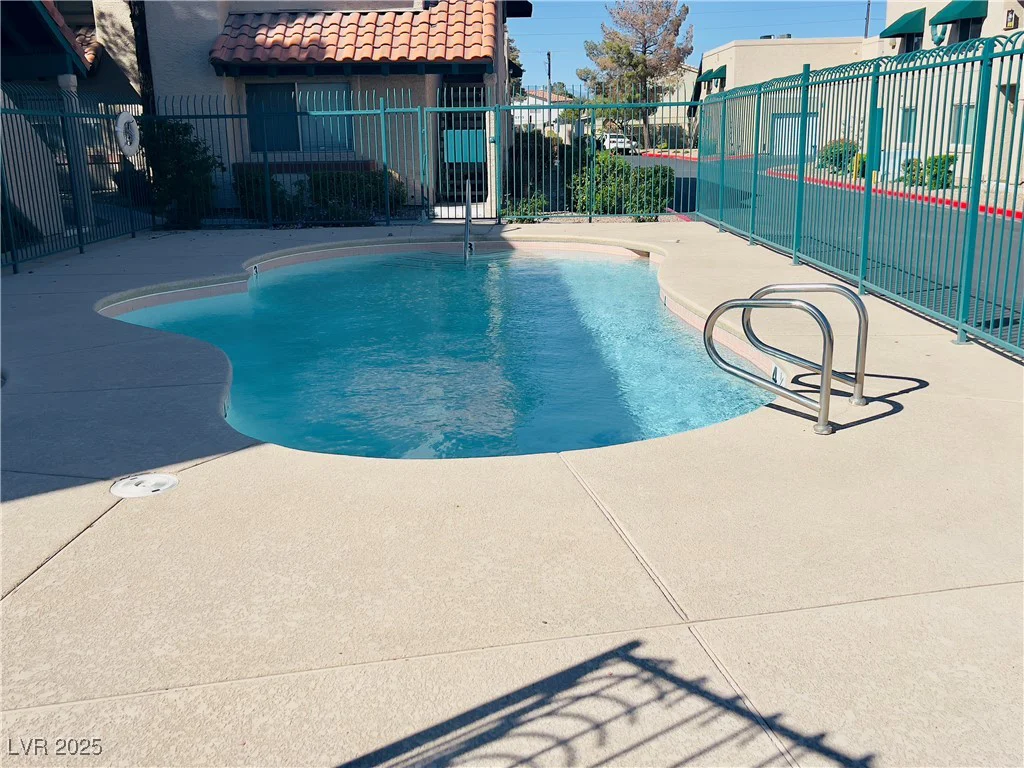 6750 Del Rey, Las Vegas, NV 89146