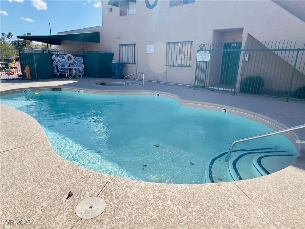 6750 Del Rey, Las Vegas, NV 89146