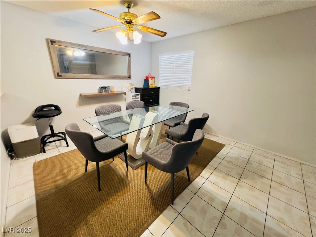 6750 Del Rey, Las Vegas, NV 89146