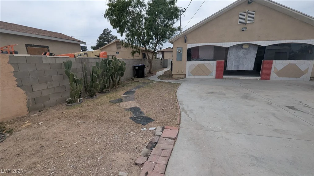 1910 Hoover, North Las Vegas, NV 89030