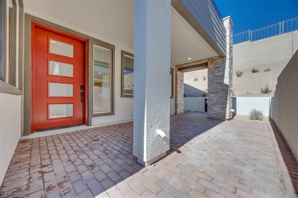 991 Golden Summit Ave, Las Vegas, NV 89138