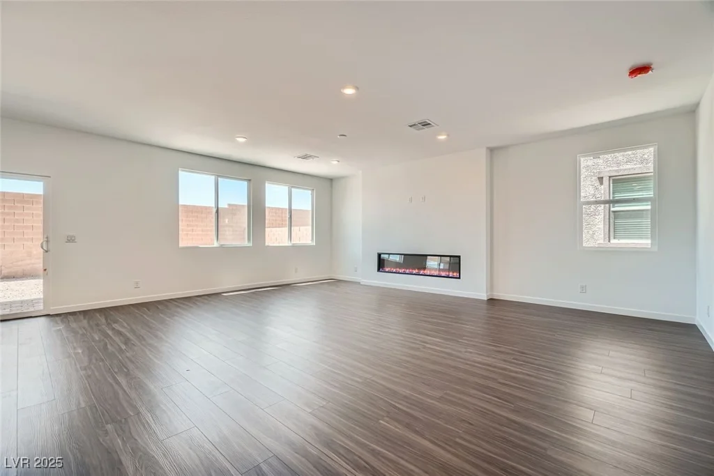 9825 Lost Horse, Las Vegas, NV 89178