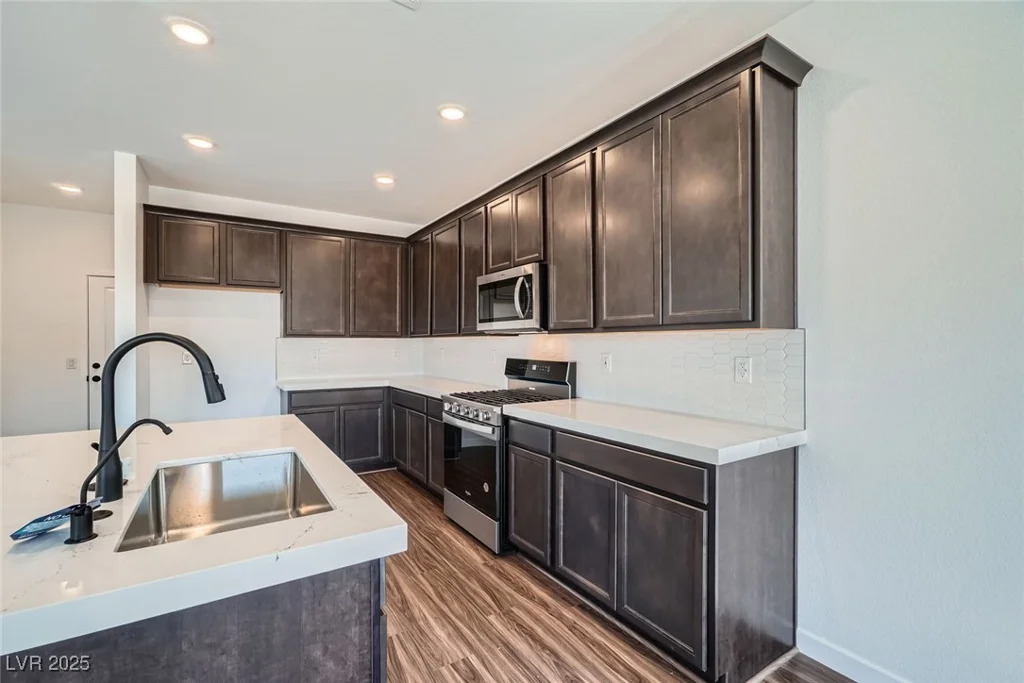 9825 Lost Horse, Las Vegas, NV 89178