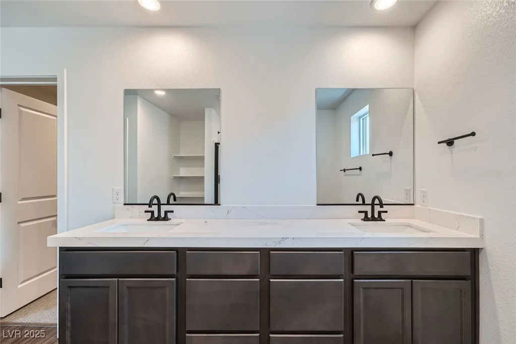 9825 Lost Horse, Las Vegas, NV 89178