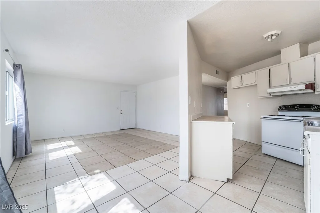 3704 Haddock, North Las Vegas, NV 89030