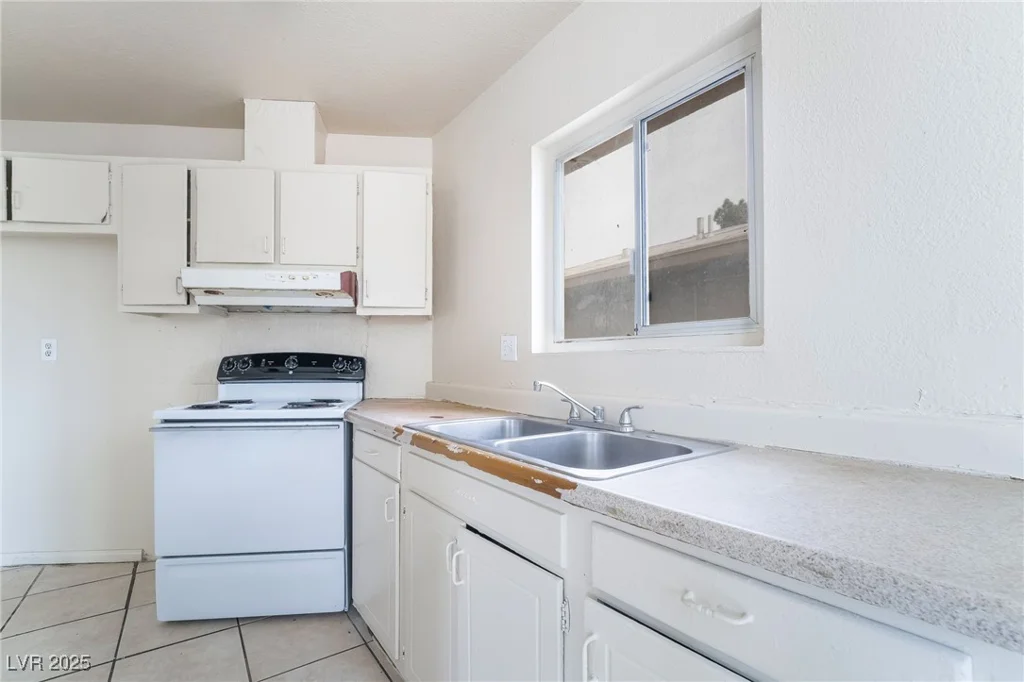3704 Haddock, North Las Vegas, NV 89030